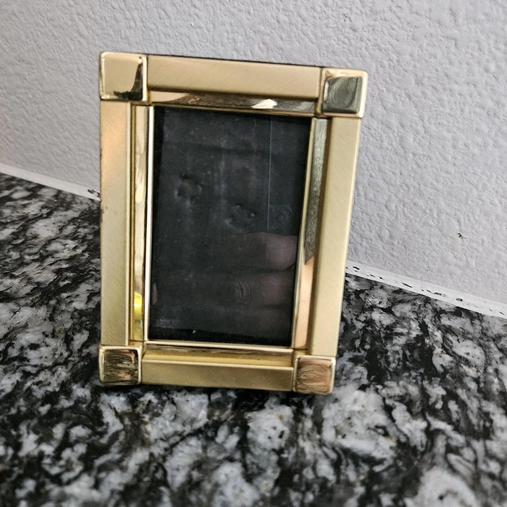 vintage gold tone picture frame with easel velvet back stand 4x3‎ inches